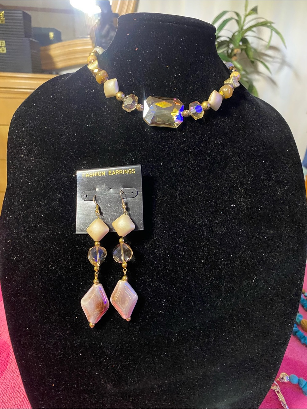 Iridiscent Gold-Tone Beaded Necklace & Earrings Set